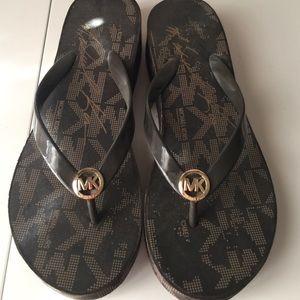 MK flip flops